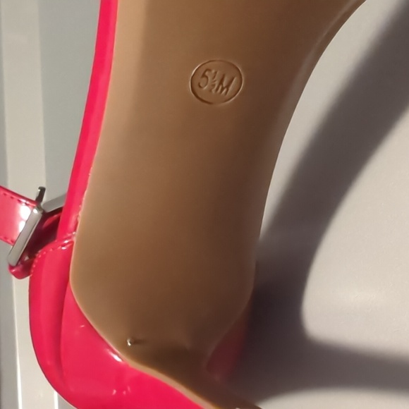 Calvin Klein | red patent ankle strap pointy heels small size 5 .5 - Picture 10 of 10